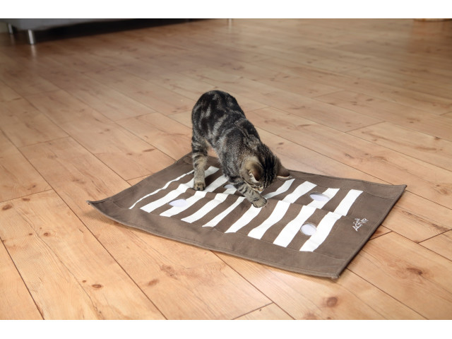 Trixie L(-22%)Jucarie Pentru Pisici, Activity Patura Fumble, Maro/Crem, 70 x 50 cm, 46005